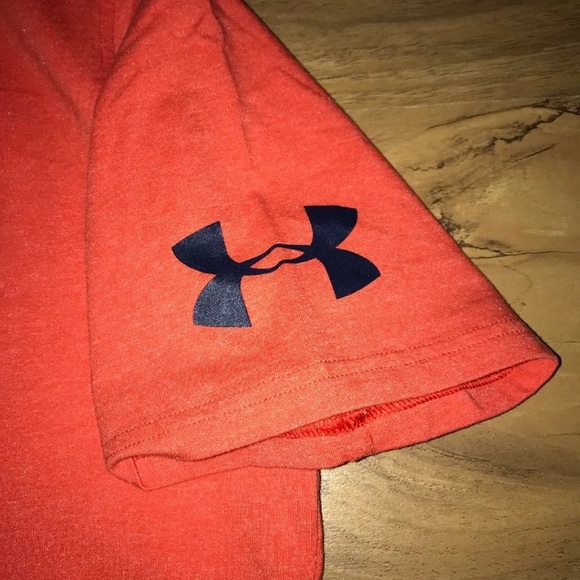 Under Armour Shirt - Picture 4 of 4